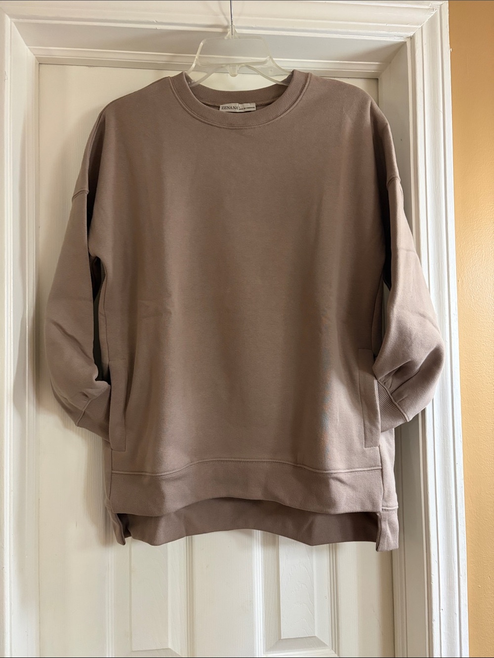 Zenana/women’s NWOT Cocoa Boyfriend Crewneck Top Size S - Picture 5 of 8